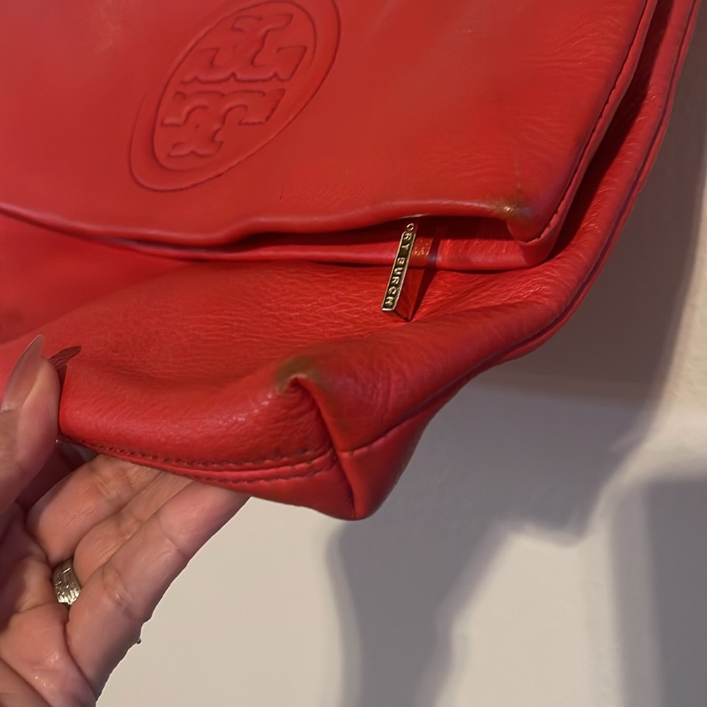 Tory Burch Foldover Leather Bag with Chain Detail - Picture 4 of 8